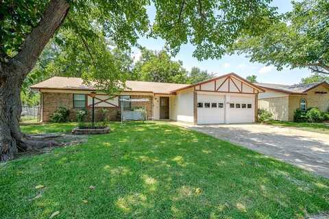 325 Quail Creek Drive, Crowley, TX 76036