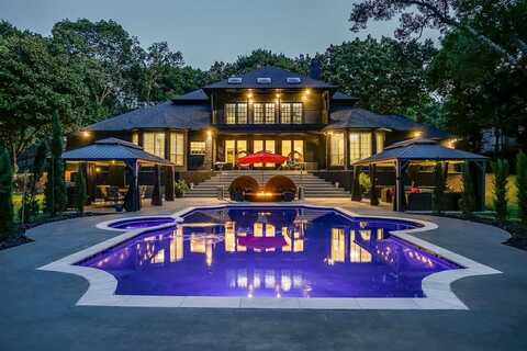 1227 Whispering Oaks Drive, DeSoto, TX 75115
