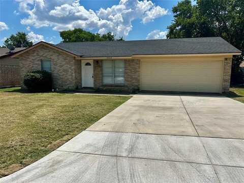 5908 Derek Drive, Watauga, TX 76148