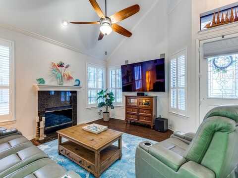 17007 Vinland Drive, Addison, TX 75001