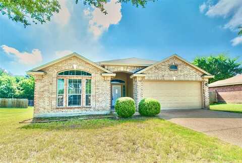 641 Pebble Creek Drive, Hewitt, TX 76643
