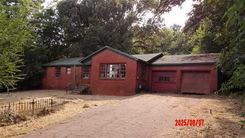 501 N Willis Street, Daingerfield, TX 75638