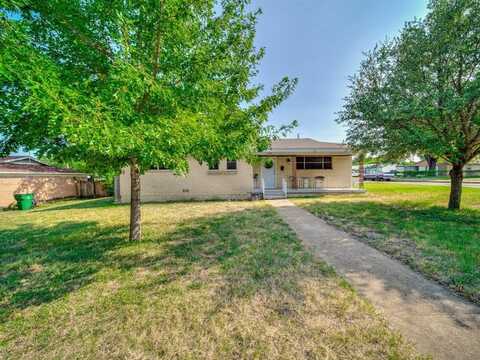 4700 Nadine Drive, Haltom City, TX 76117