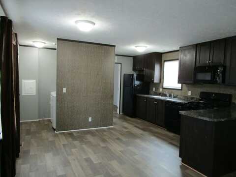 17324 Oak Grove, Brownstown, MI 48174
