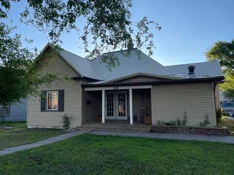 605 N State St, Norton, KS 67654