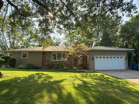 810 North 9th 1/2, Monmouth, IL 61462