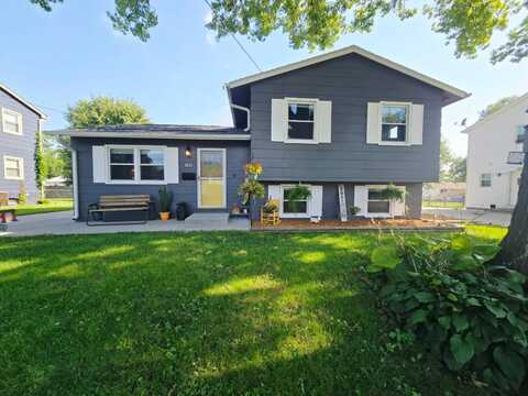 3933 E Tiffin Ave, Des Moines, IA 50317