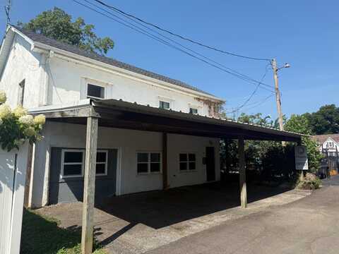 104 Rice St, Carmi, IL 62821