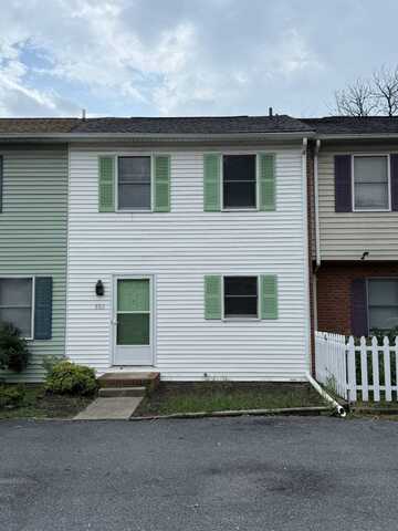 882 Vine St, Harrisonburg, VA 22802