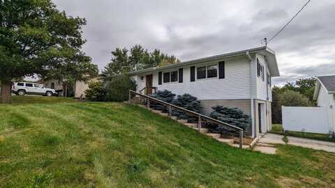904 Guthrie St, Adair, IA 50002