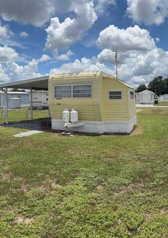4421 Lane Rd, Zephyrhills, FL 33541
