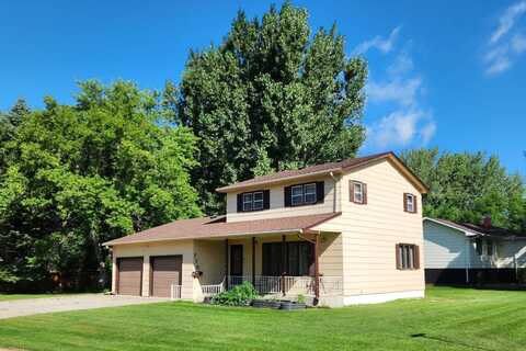 730 5th Ave SW, Rugby, ND 58368
