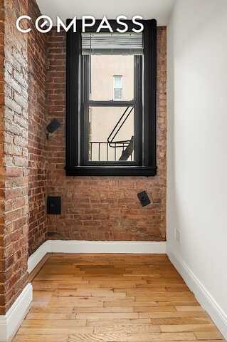 195 Prince Street, New York, NY 10012