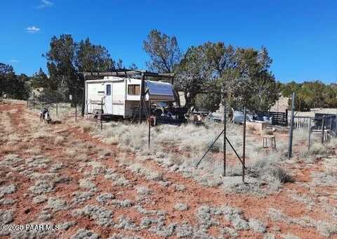 58301 N La Plancha Parkway, Seligman, AZ 86337