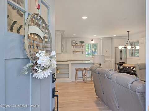 252 Mountain Lake Drive, Dingmans Ferry, PA 18328