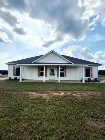 31 Governors Circle, Poplarville, MS 39470