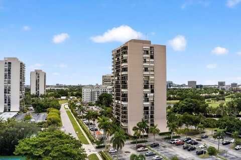 2425 Presidential Way, West Palm Beach, FL 33401
