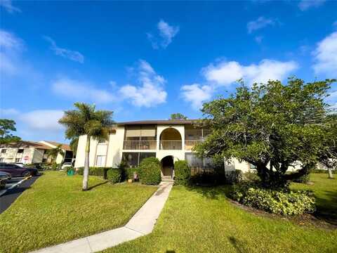 317 Knotty Pine Cir, Greenacres, FL 33463