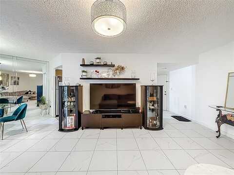 6555 W Broward Blvd, Plantation, FL 33317