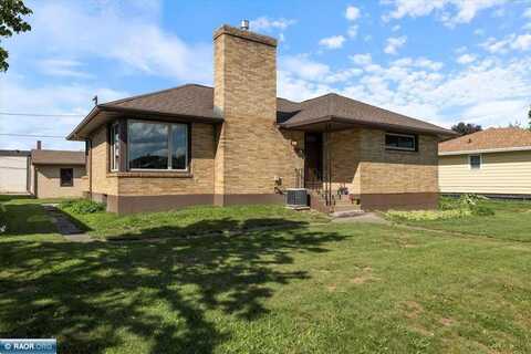 907 9th St S, Virginia, MN 55792