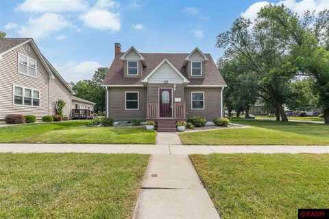 323 S Galbraith Street, Blue Earth, MN 56013