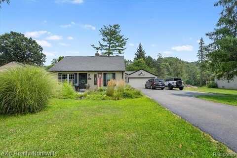 16706 N Stanmoor Drive, Livonia, MI 48154
