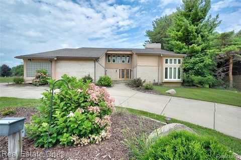 6040 Fairbrook Drive, West Bloomfield, MI 48322