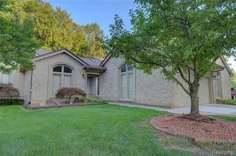 43164 W Kirkwood Drive, Clinton Township, MI 48038