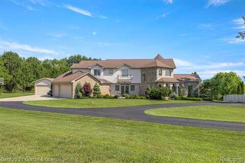 7455 Groveland Road, Groveland, MI 48442