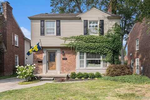 2142 Lennon Street, Grosse Pointe Woods, MI 48236