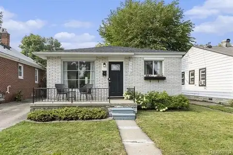 1770 College Street, Fenton, MI 48220