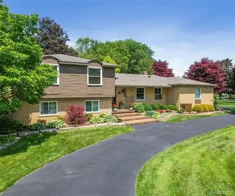 32002 Cambridge Street, Livonia, MI 48154