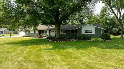 4990 Broomfield Lane, West Bloomfield, MI 48322