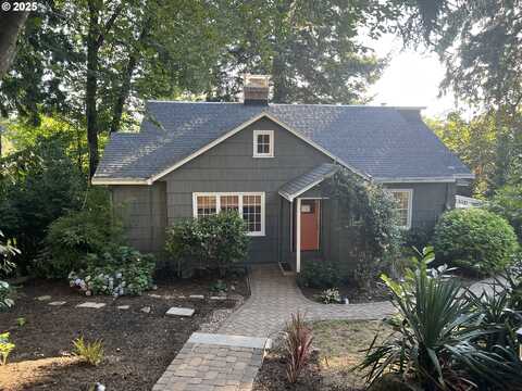 2600 SE LAKEWOOD DR, Milwaukie, OR 97222