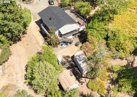 1261 SE WASHINGTON AVE, Roseburg, OR 97470