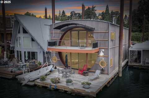 100 SE Harney ST, Portland, OR 97202