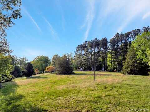 144 Pine Forest Rd, Bracey, VA 23919