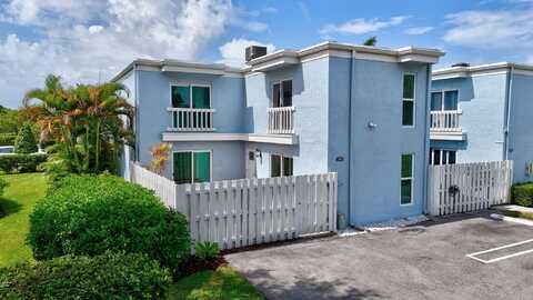 1010 NE 8th Avenue, Delray Beach, FL 33483