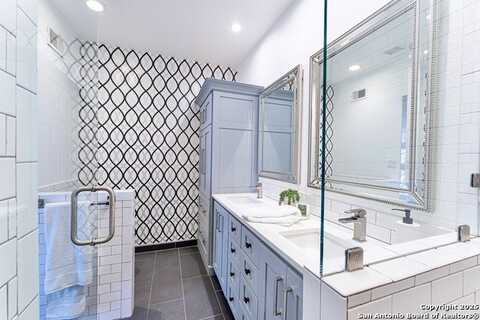 116 E French Pl, San Antonio, TX 78212