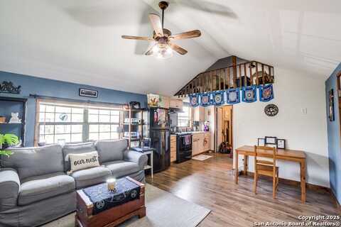 297 Chaparral Dr, Bandera, TX 78003