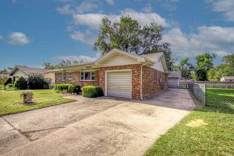 239 Greenway Rd, Arkansas City, KS 67005