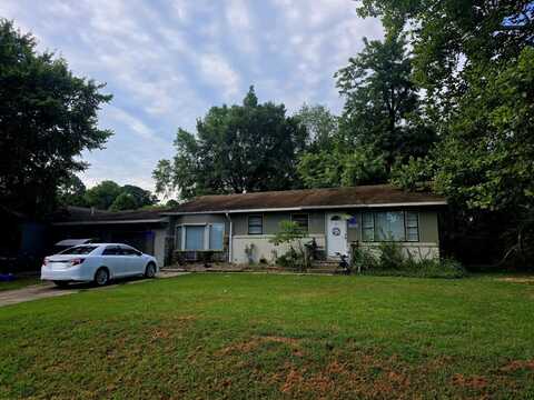11414 S Lakeview Dr, Dexter, MO 63841