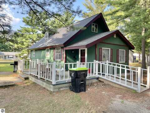 9583 W Carter Road, Saint Helen, MI 48656