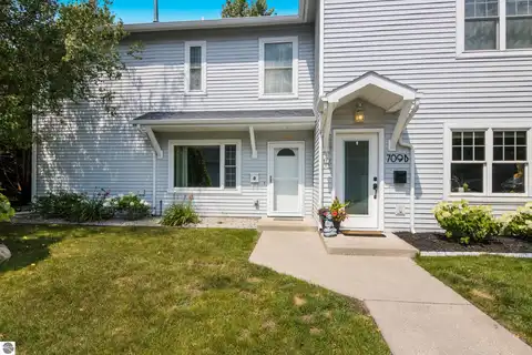 709 Lake Avenue, Traverse City, MI 49684