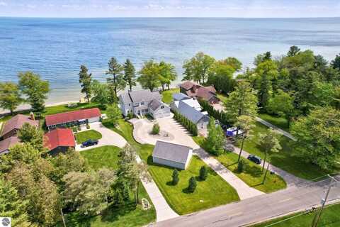 1147 N Bay Drive, Tawas City, MI 48730