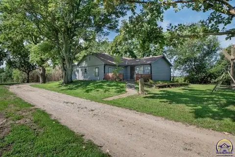 1501 NE Calhoun Bluff TER, Topeka, KS 66617