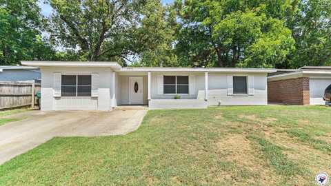 105 Park Cir., Texarkana, TX 75503