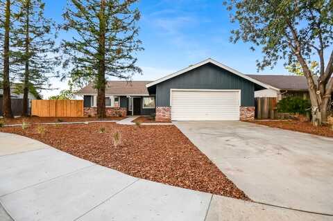680 W Gerry Circle, Porterville, CA 93257