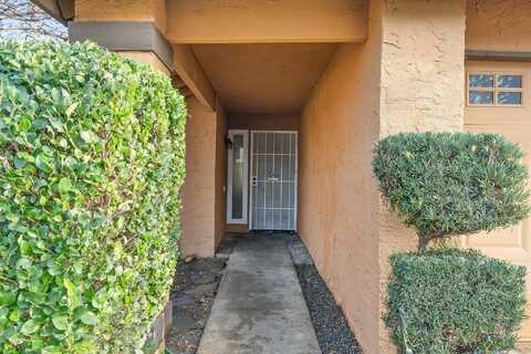 2615 E Norman Drive, Visalia, CA 93292