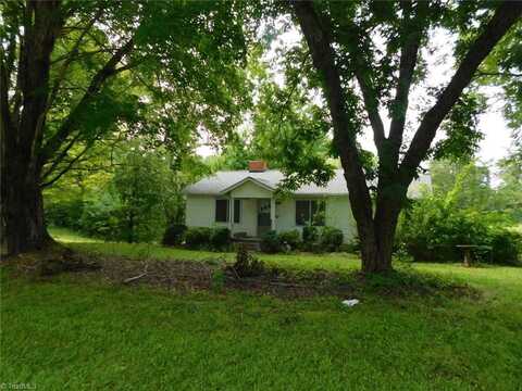 2389 Greensboro Street Extension, Lexington, NC 27295